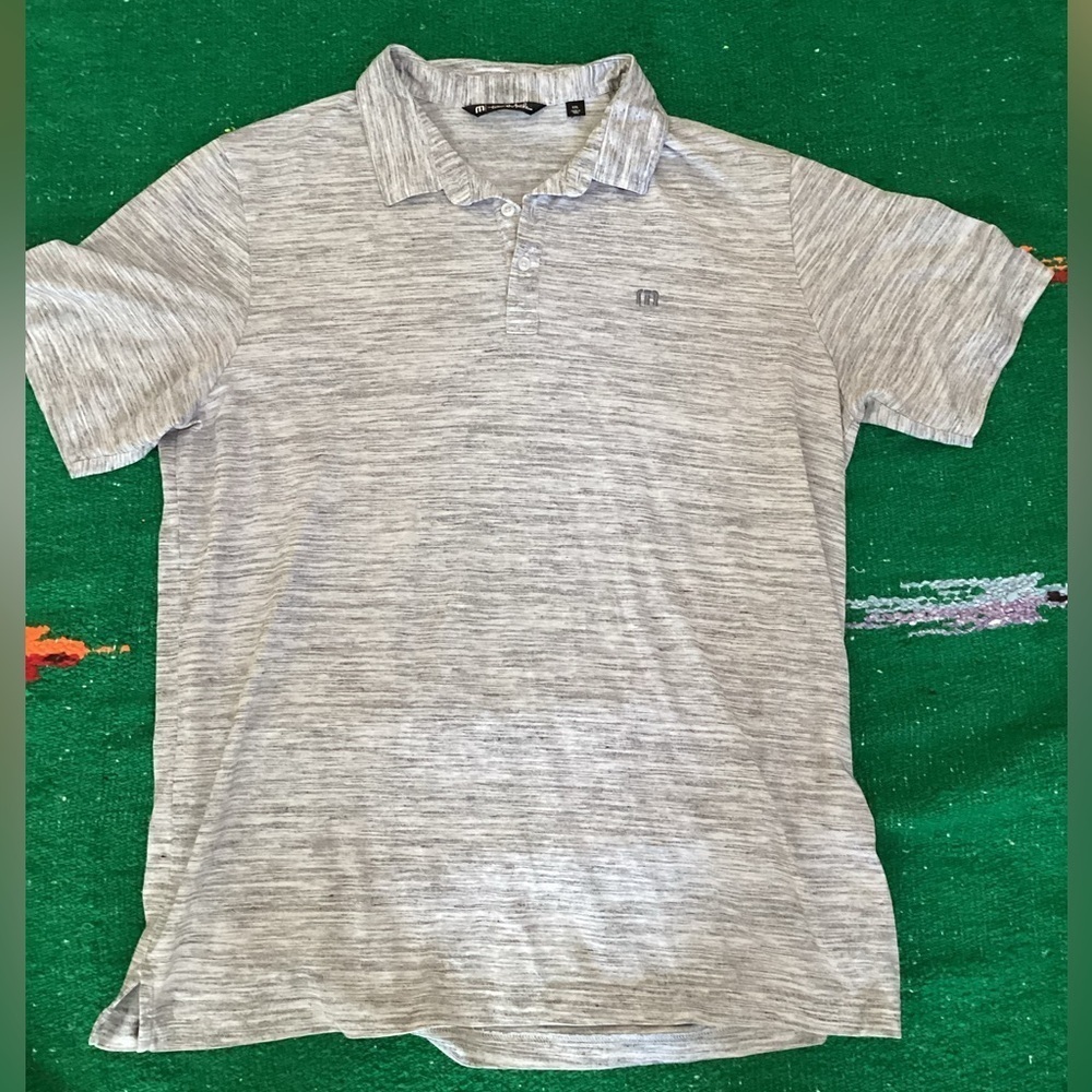 Travis Mathew Light Gray Polo Shirt-SZ XXL
Pit to pit 22”
Length 30”
D2